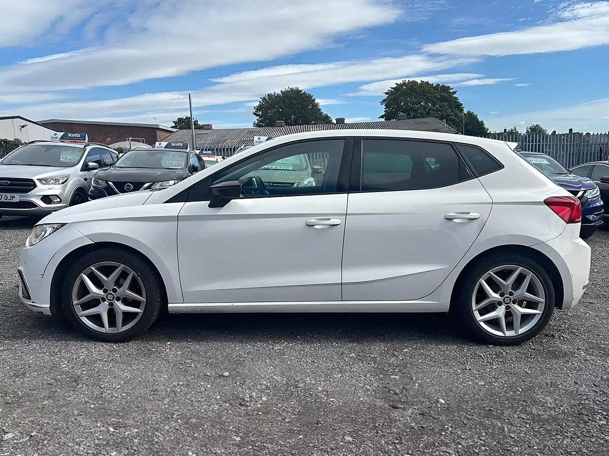 Used 2017 SEAT Ibiza Fr White - Interior and Exterior details 6