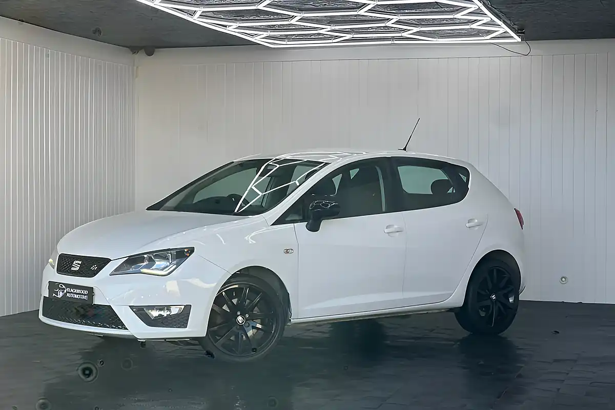 Used 2017 SEAT Ibiza Fr White - Interior and Exterior details 6
