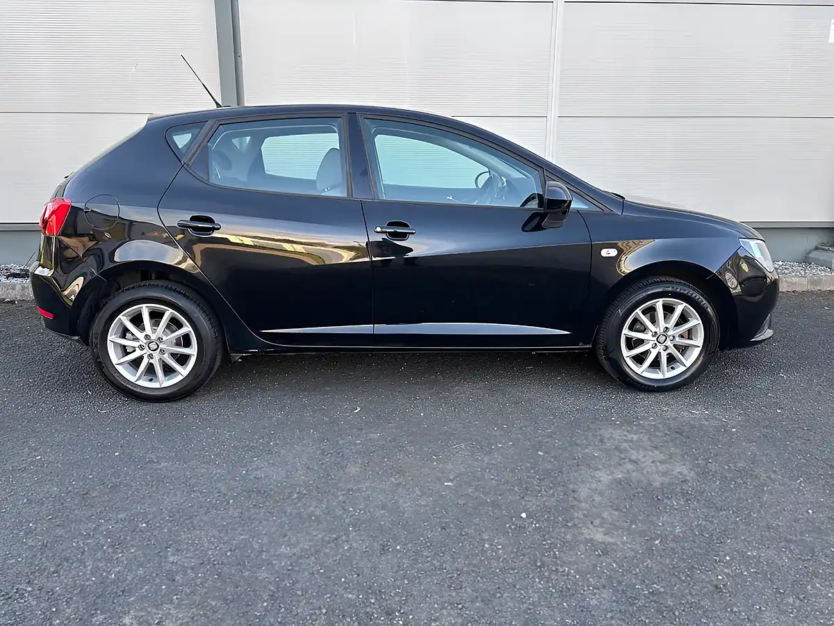 Used 2017 SEAT Ibiza Se Black - Interior and Exterior details 8