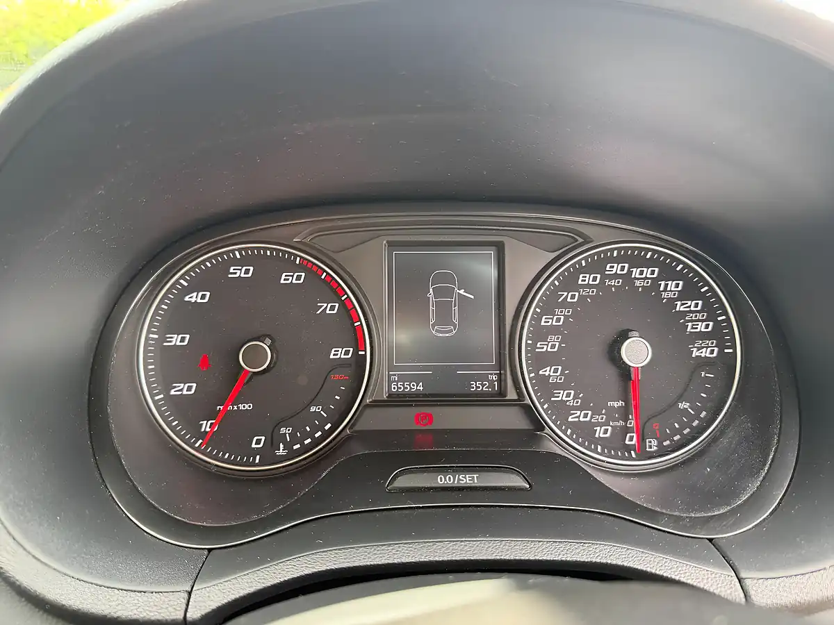 Used 2017 SEAT Ibiza Se Grey - Interior and Exterior details 12