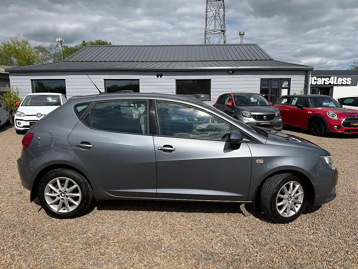 Used 2017 SEAT Ibiza Se Grey - Interior and Exterior details 3
