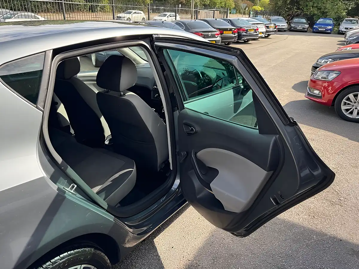 Used 2017 SEAT Ibiza Se Grey - Interior and Exterior details 11