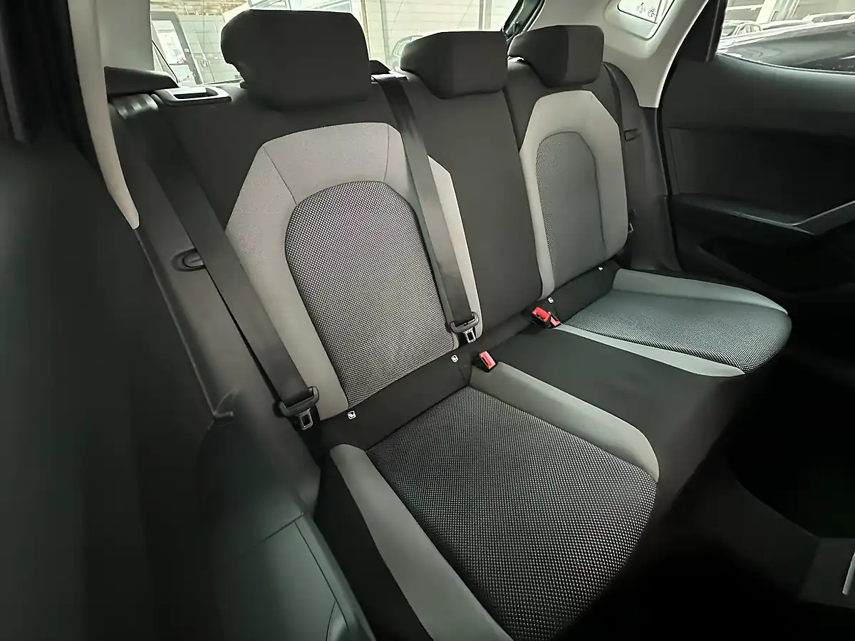 Used 2017 SEAT Ibiza Se Monsoon Grey - Interior and Exterior details 10