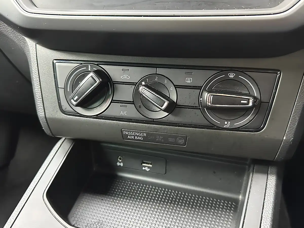 Used 2017 SEAT Ibiza Se Monsoon Grey - Interior and Exterior details 15