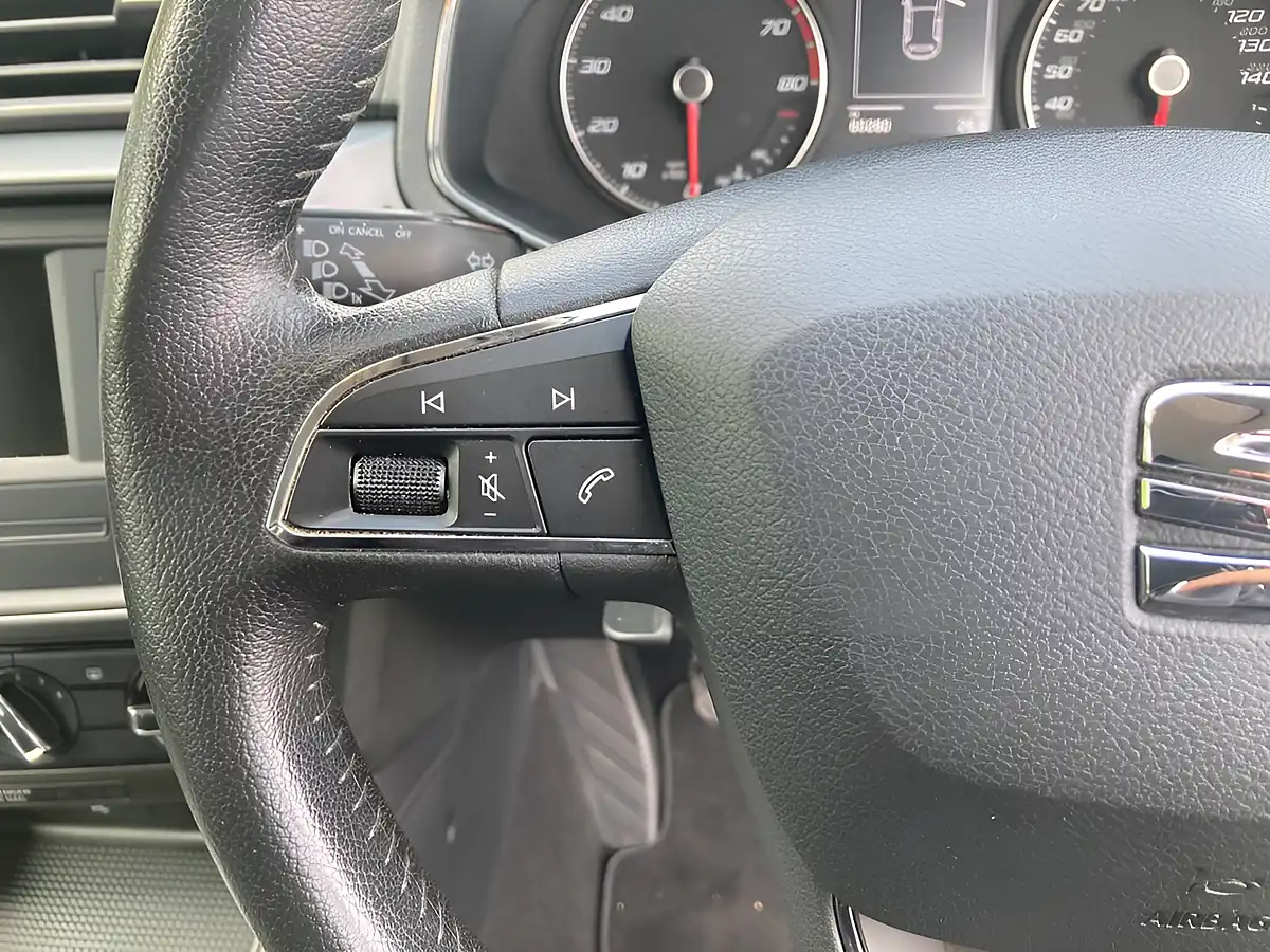 Used 2017 SEAT Ibiza Se Red - Interior and Exterior details 17