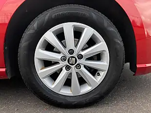 Used 2017 SEAT Ibiza Se Red - Interior and Exterior details 9