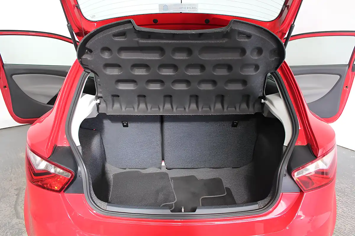 Used 2017 SEAT Ibiza Se Sport Red - Interior and Exterior details 11