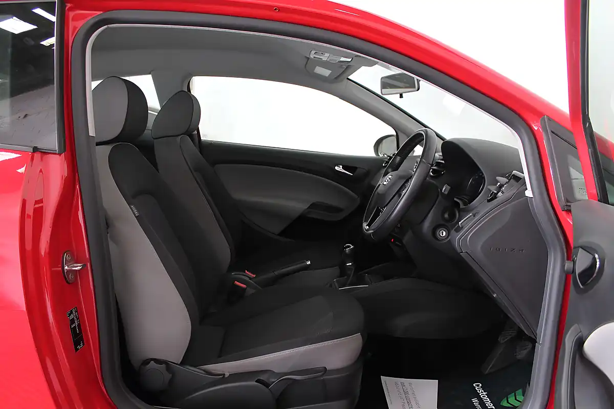 Used 2017 SEAT Ibiza Se Sport Red - Interior and Exterior details 12