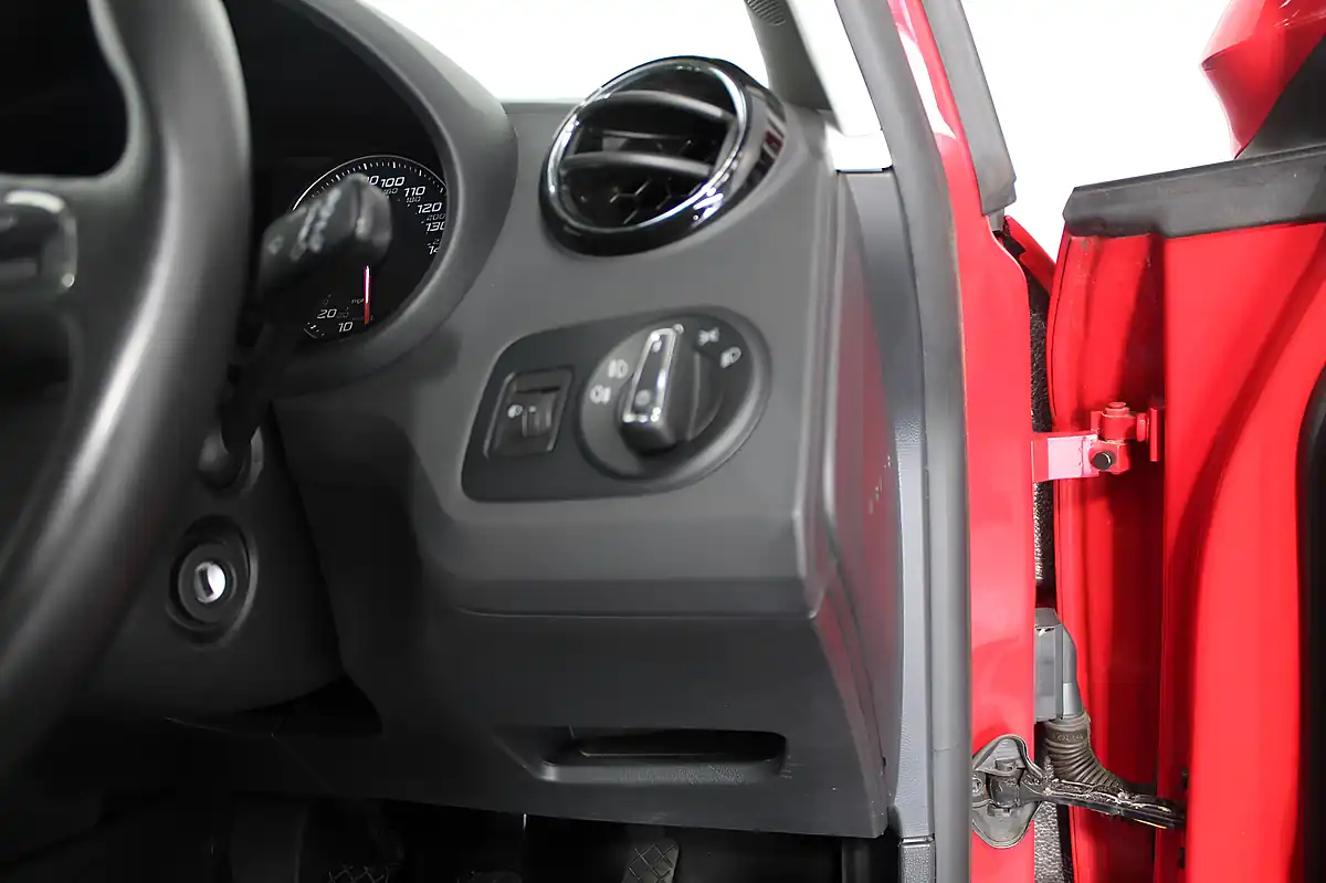 Used 2017 SEAT Ibiza Se Sport Red - Interior and Exterior details 17