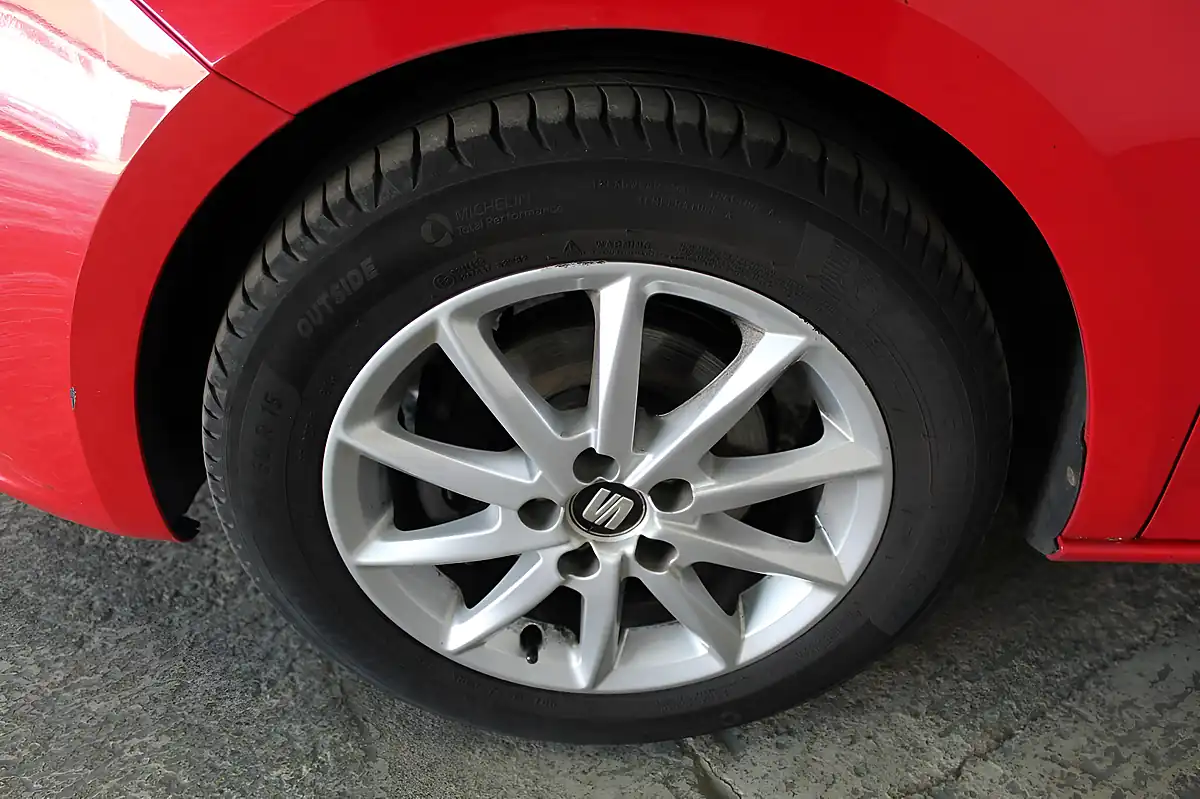 Used 2017 SEAT Ibiza Se Sport Red - Interior and Exterior details 20