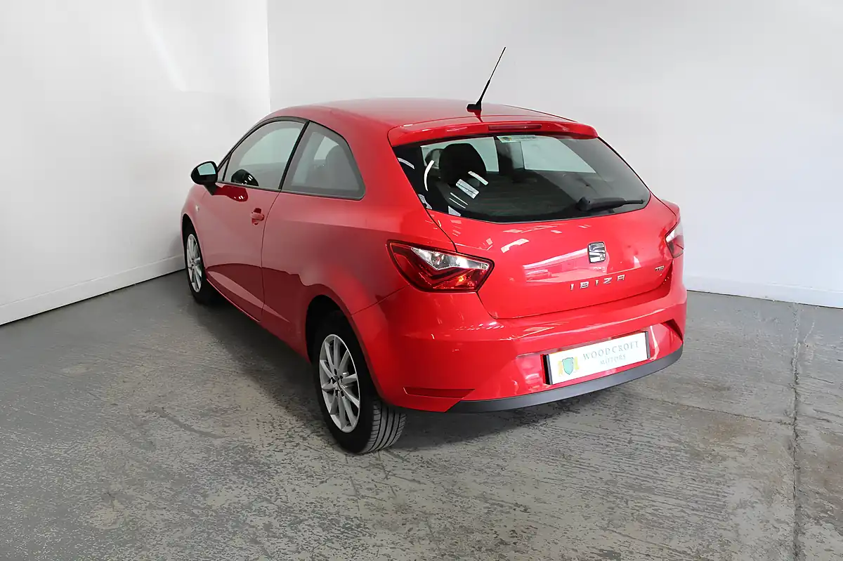 Used 2017 SEAT Ibiza Se Sport Red - Interior and Exterior details 5