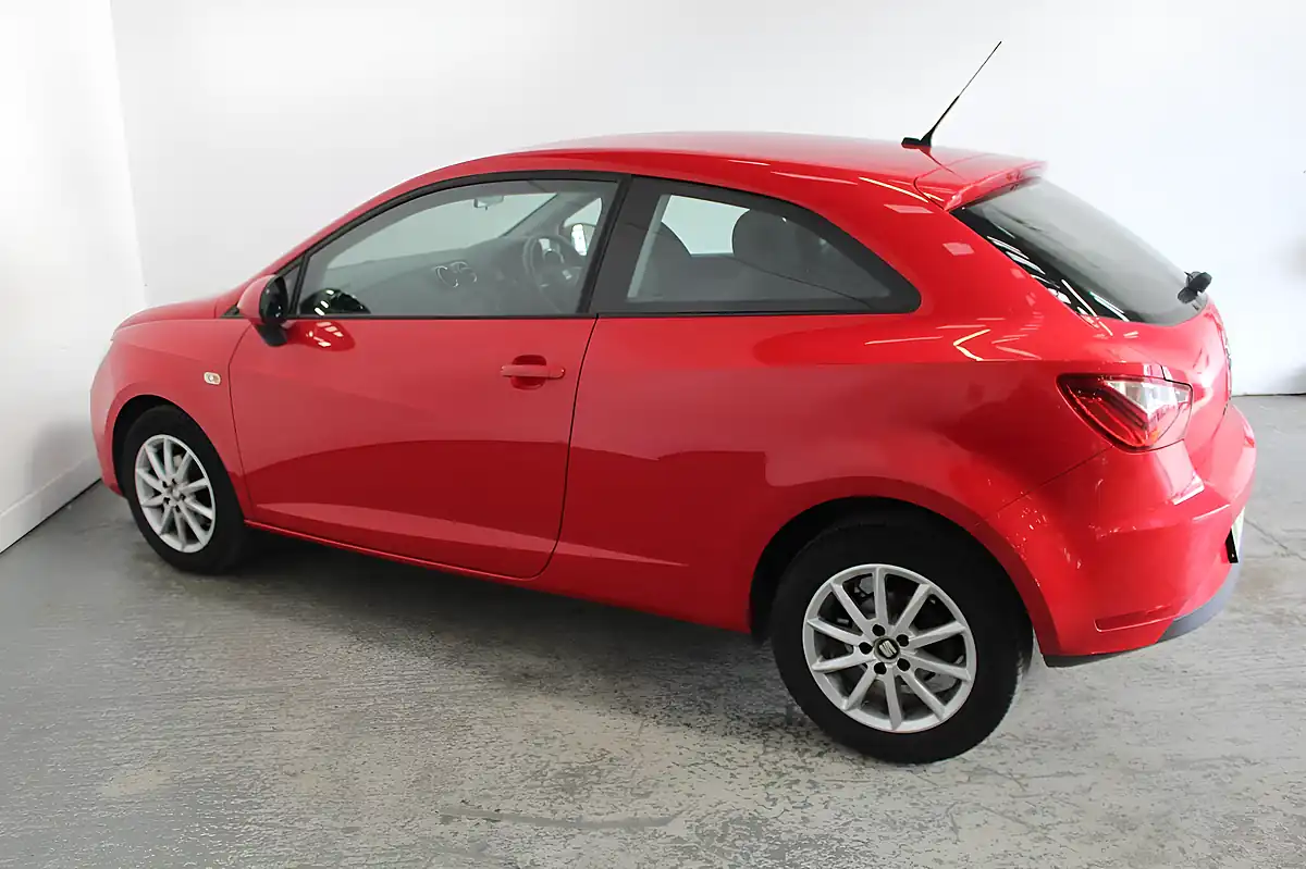 Used 2017 SEAT Ibiza Se Sport Red - Interior and Exterior details 7