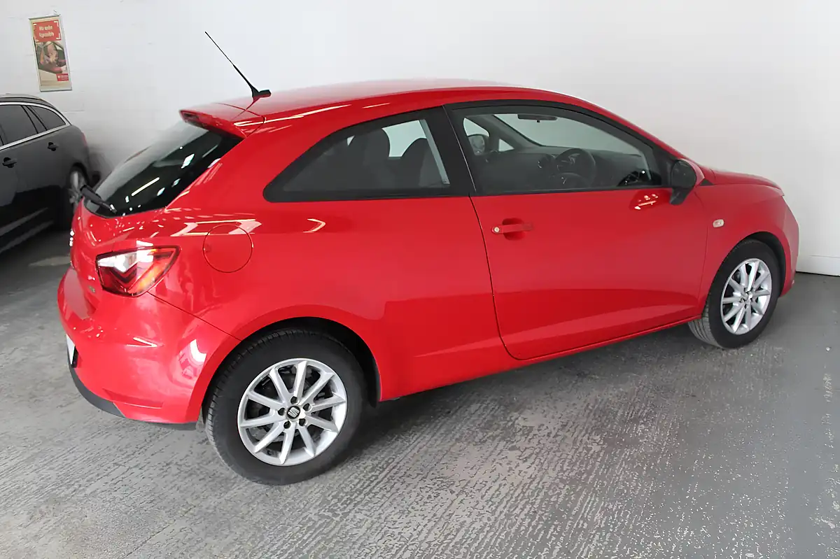 Used 2017 SEAT Ibiza Se Sport Red - Interior and Exterior details 8