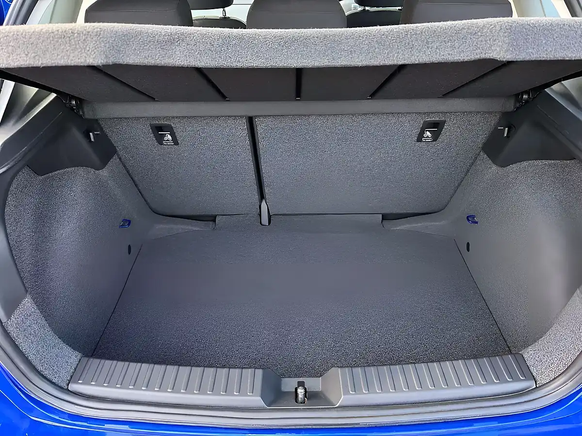 Used 2017 SEAT Ibiza Se Technology Blue - Interior and Exterior details 13