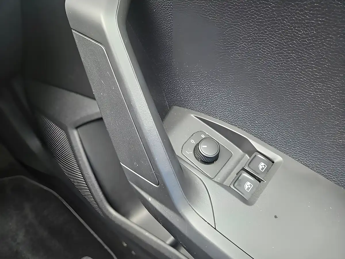 Used 2017 SEAT Ibiza Se White - Interior and Exterior details 13
