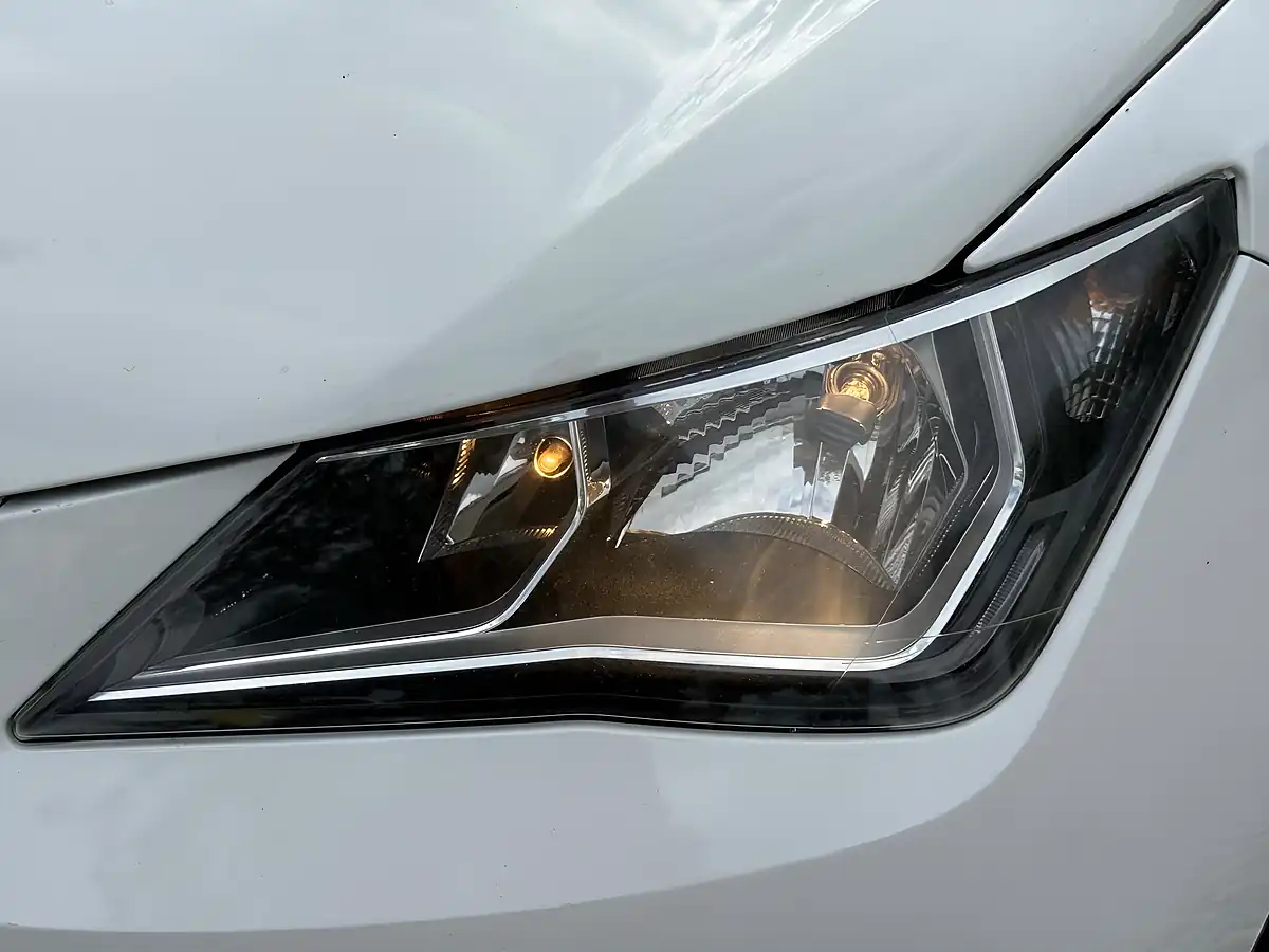 Used 2017 SEAT Ibiza Se White - Interior and Exterior details 19