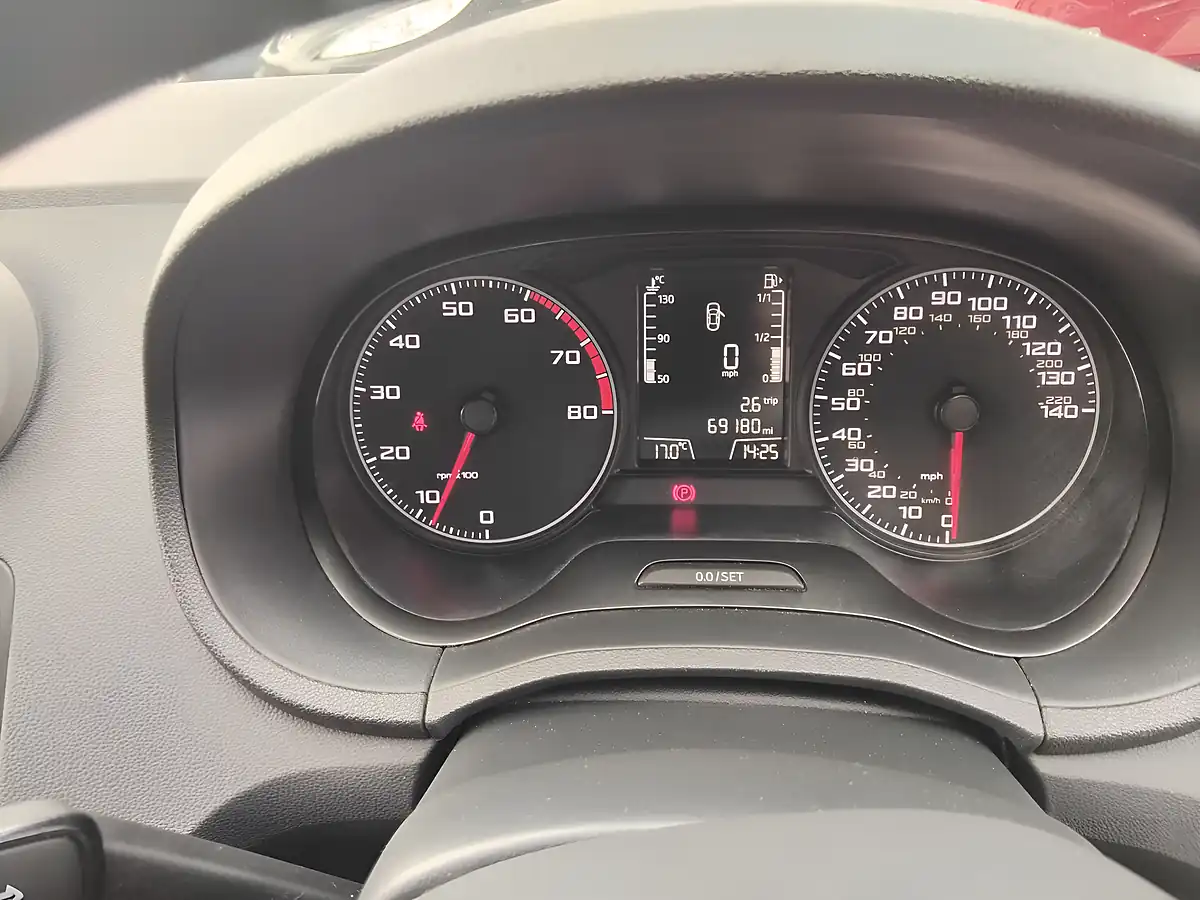 Used 2017 SEAT Ibiza Sol Blue - Interior and Exterior details 14