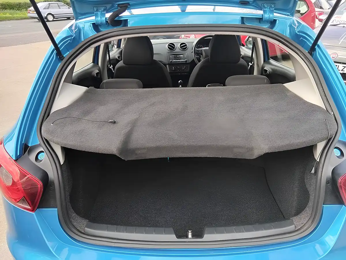 Used 2017 SEAT Ibiza Sol Blue - Interior and Exterior details 20
