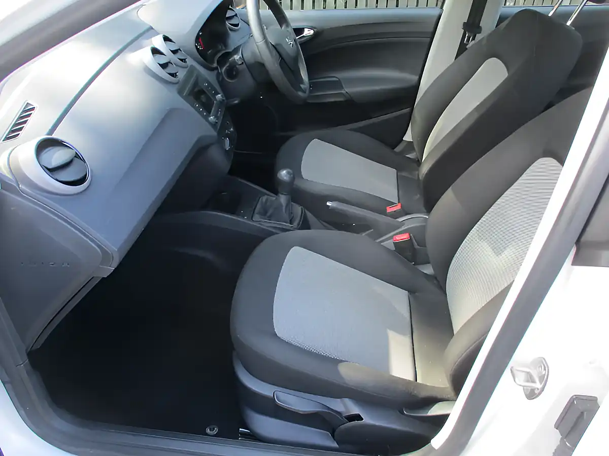 Used 2017 SEAT Ibiza Sol White - Interior and Exterior details 13