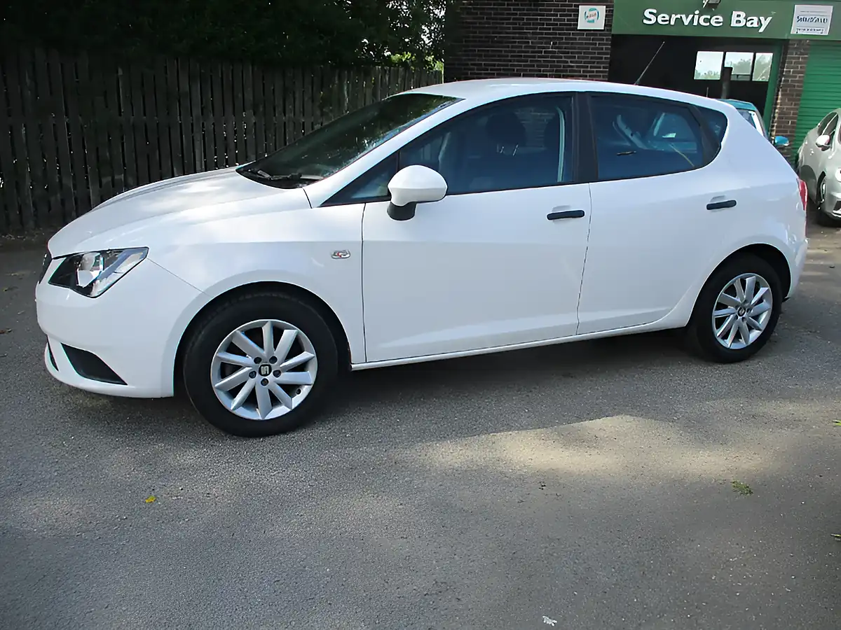 Used 2017 SEAT Ibiza Sol White - Interior and Exterior details 8