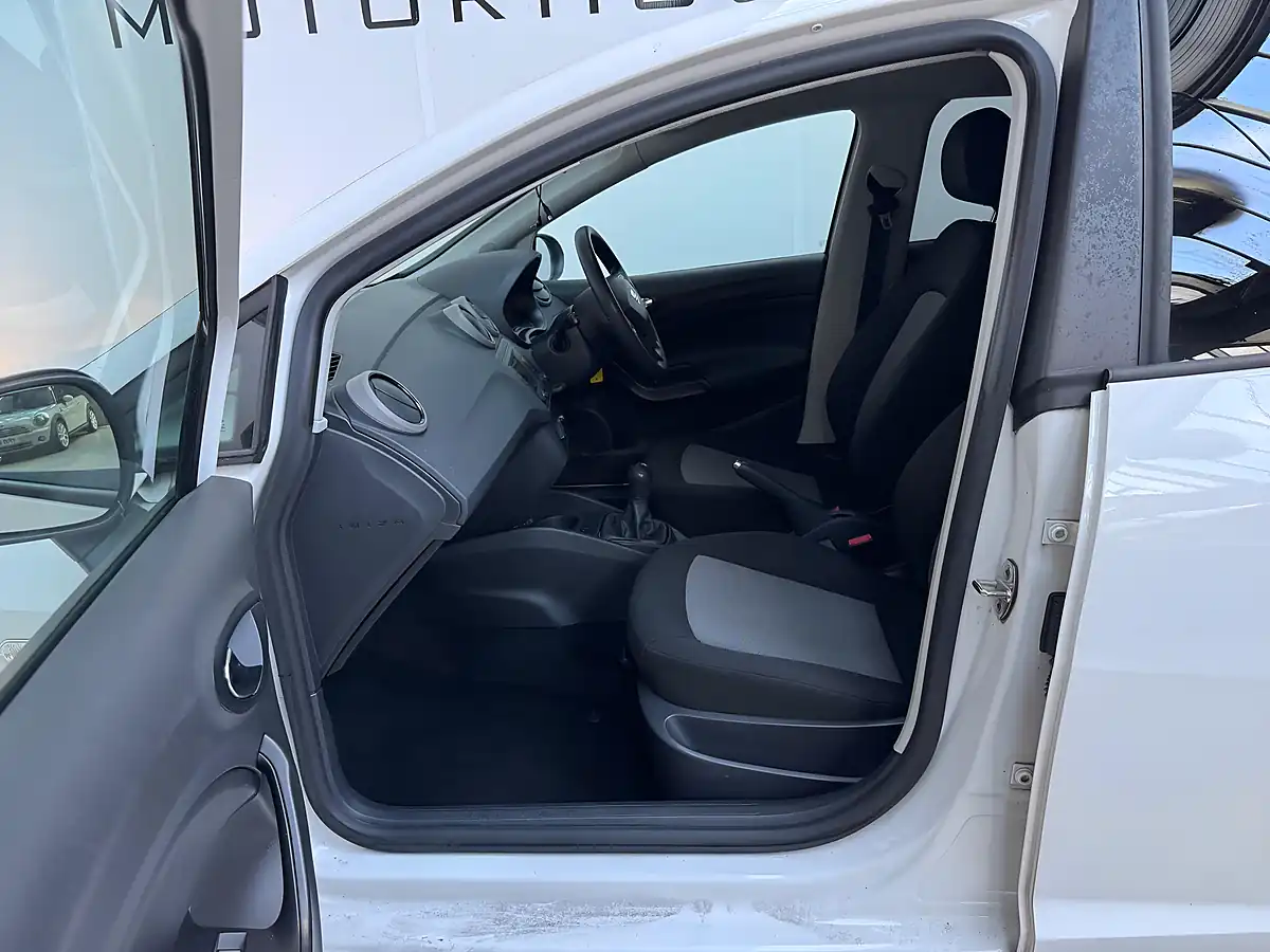 Used 2017 SEAT Ibiza Sol White - Interior and Exterior details 9