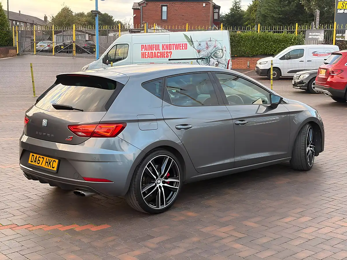 Used 2017 SEAT Leon Cupra 300 Grey - Interior and Exterior details 5