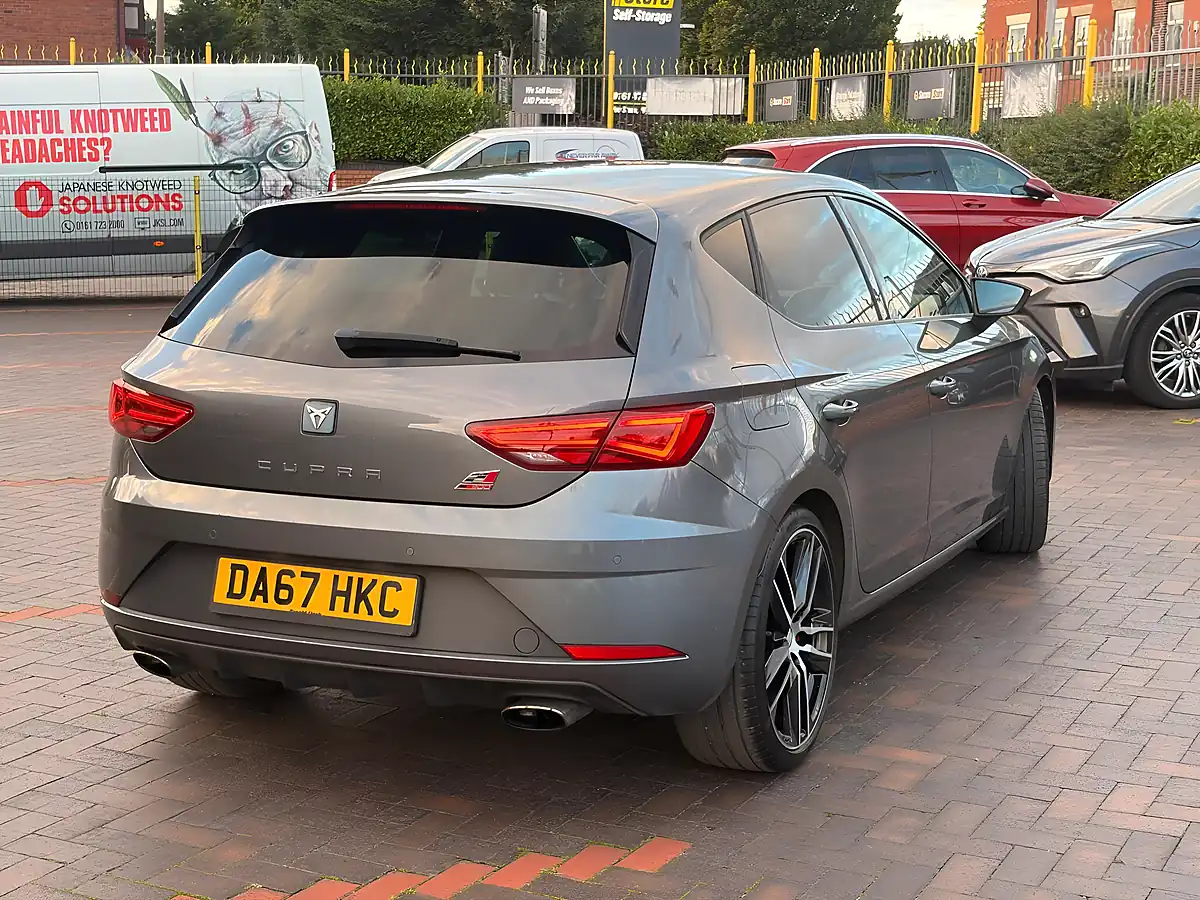 Used 2017 SEAT Leon Cupra 300 Grey - Interior and Exterior details 9