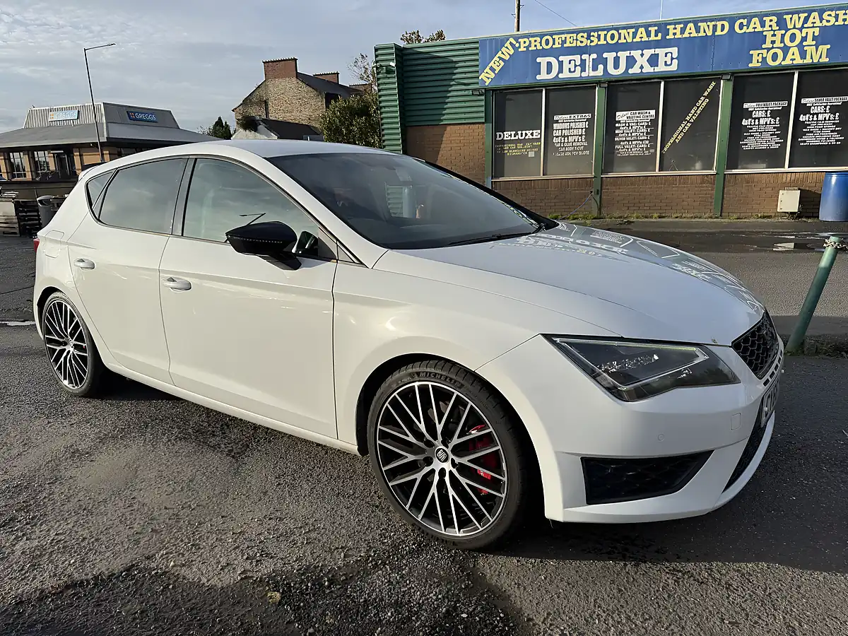 Used 2017 SEAT Leon Cupra Black White - Interior and Exterior details 16