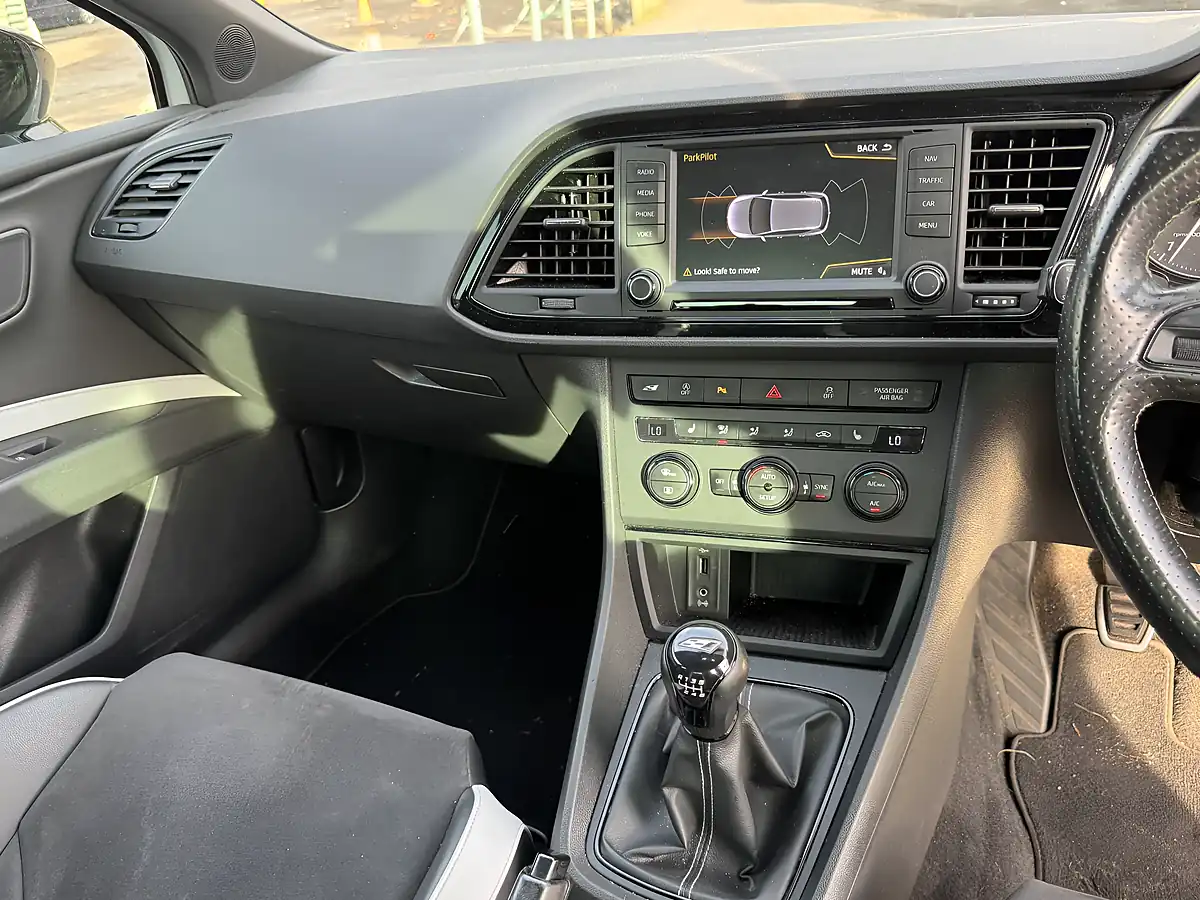 Used 2017 SEAT Leon Cupra Black White - Interior and Exterior details 4