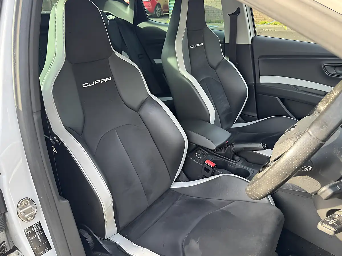 Used 2017 SEAT Leon Cupra Black White - Interior and Exterior details 5