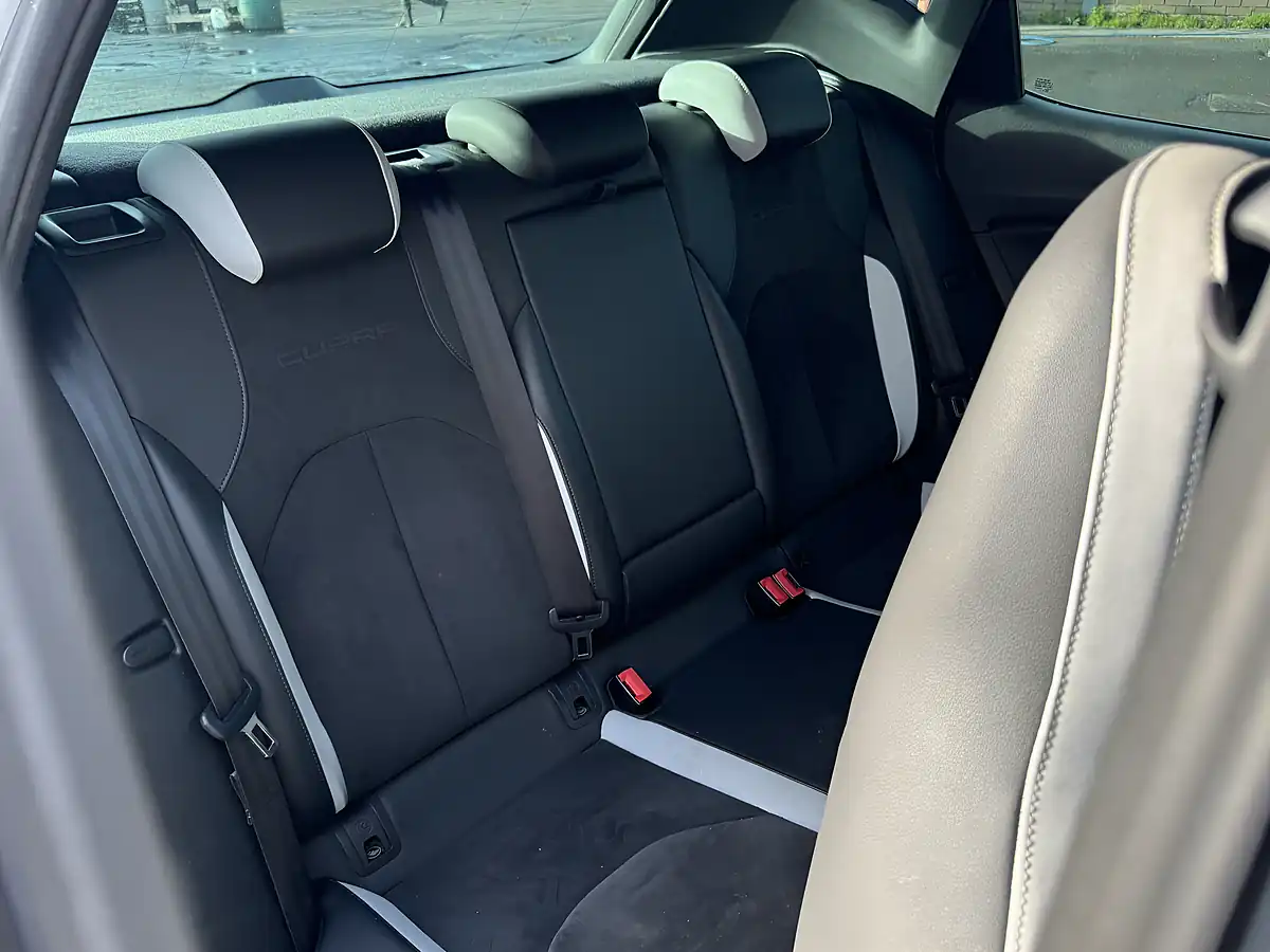 Used 2017 SEAT Leon Cupra Black White - Interior and Exterior details 7