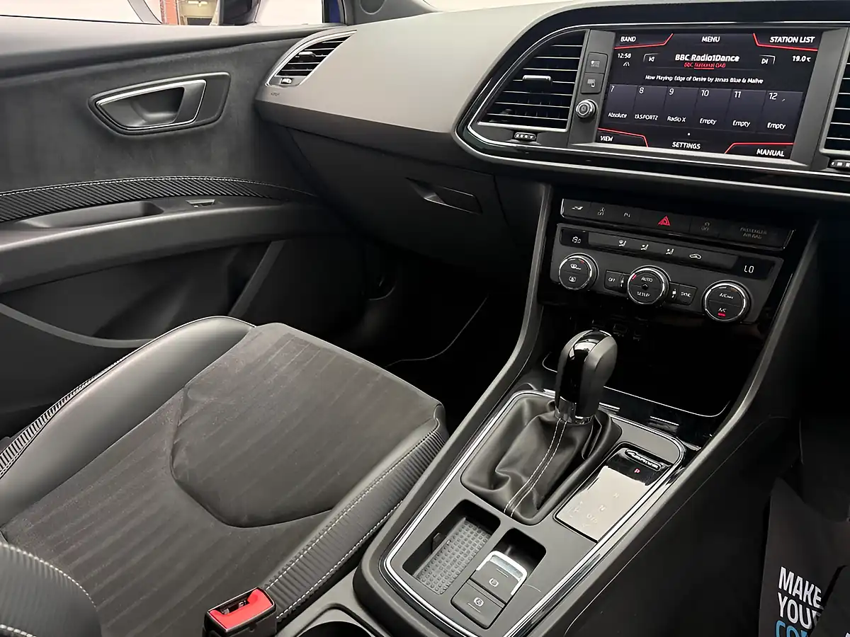 Used 2017 SEAT Leon Cupra Blue - Interior and Exterior details 13