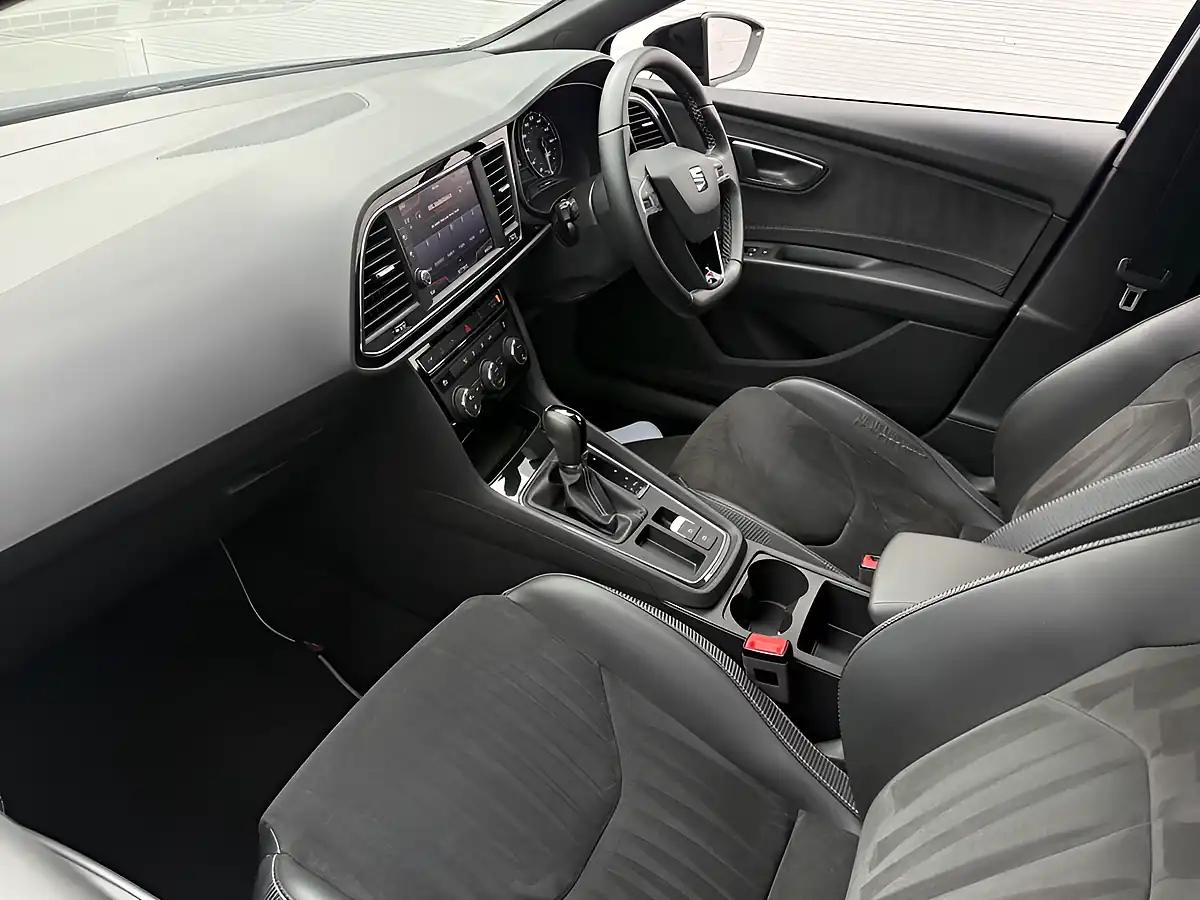 Used 2017 SEAT Leon Cupra Blue - Interior and Exterior details 14
