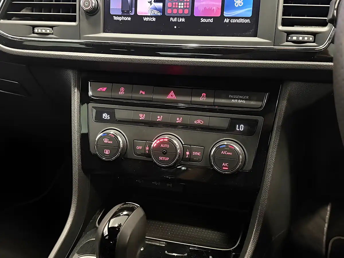 Used 2017 SEAT Leon Cupra Blue - Interior and Exterior details 18