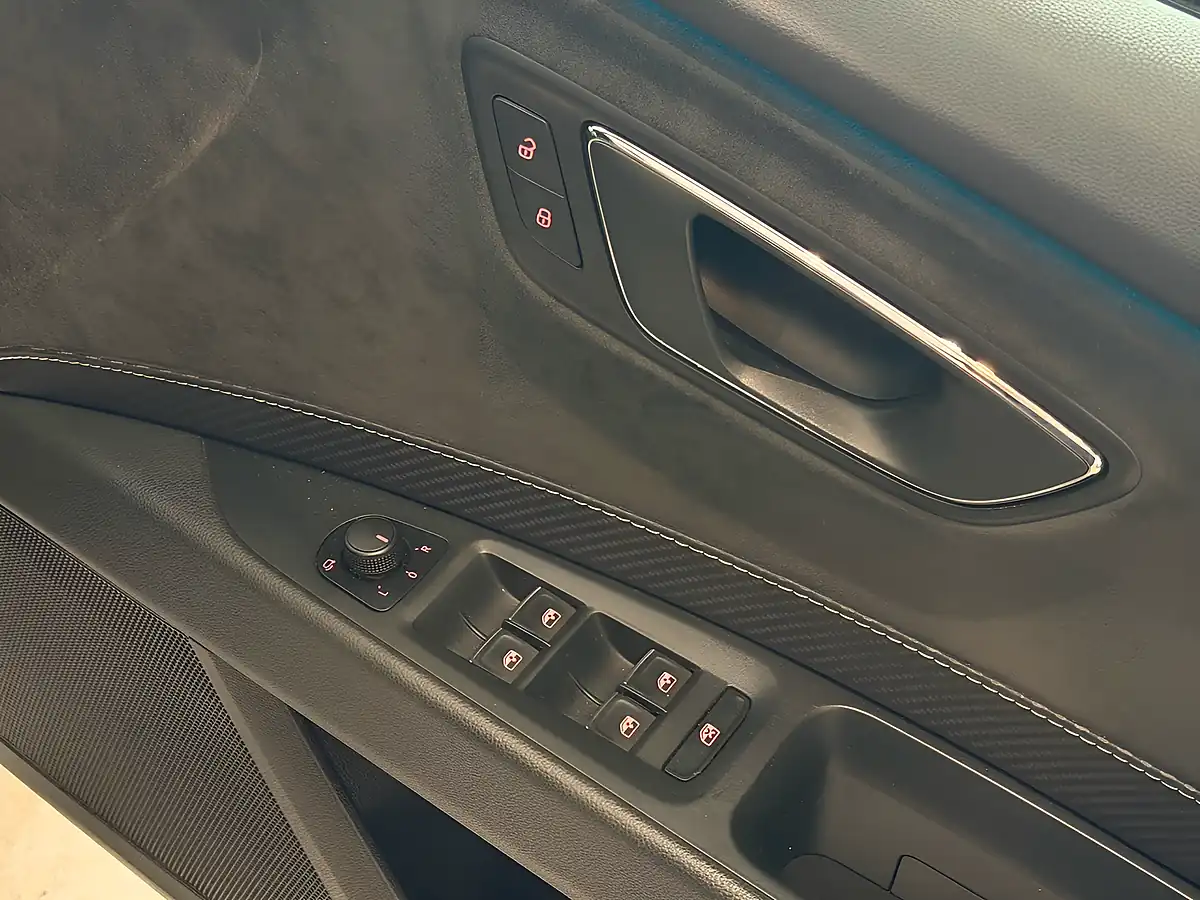 Used 2017 SEAT Leon Cupra Silver - Interior and Exterior details 14