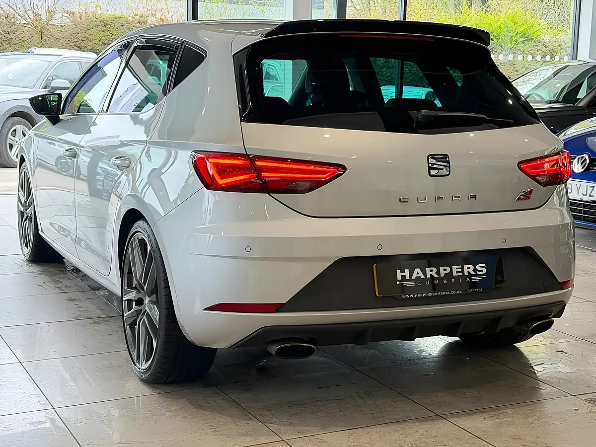 Used 2017 SEAT Leon Cupra Silver - Interior and Exterior details 4