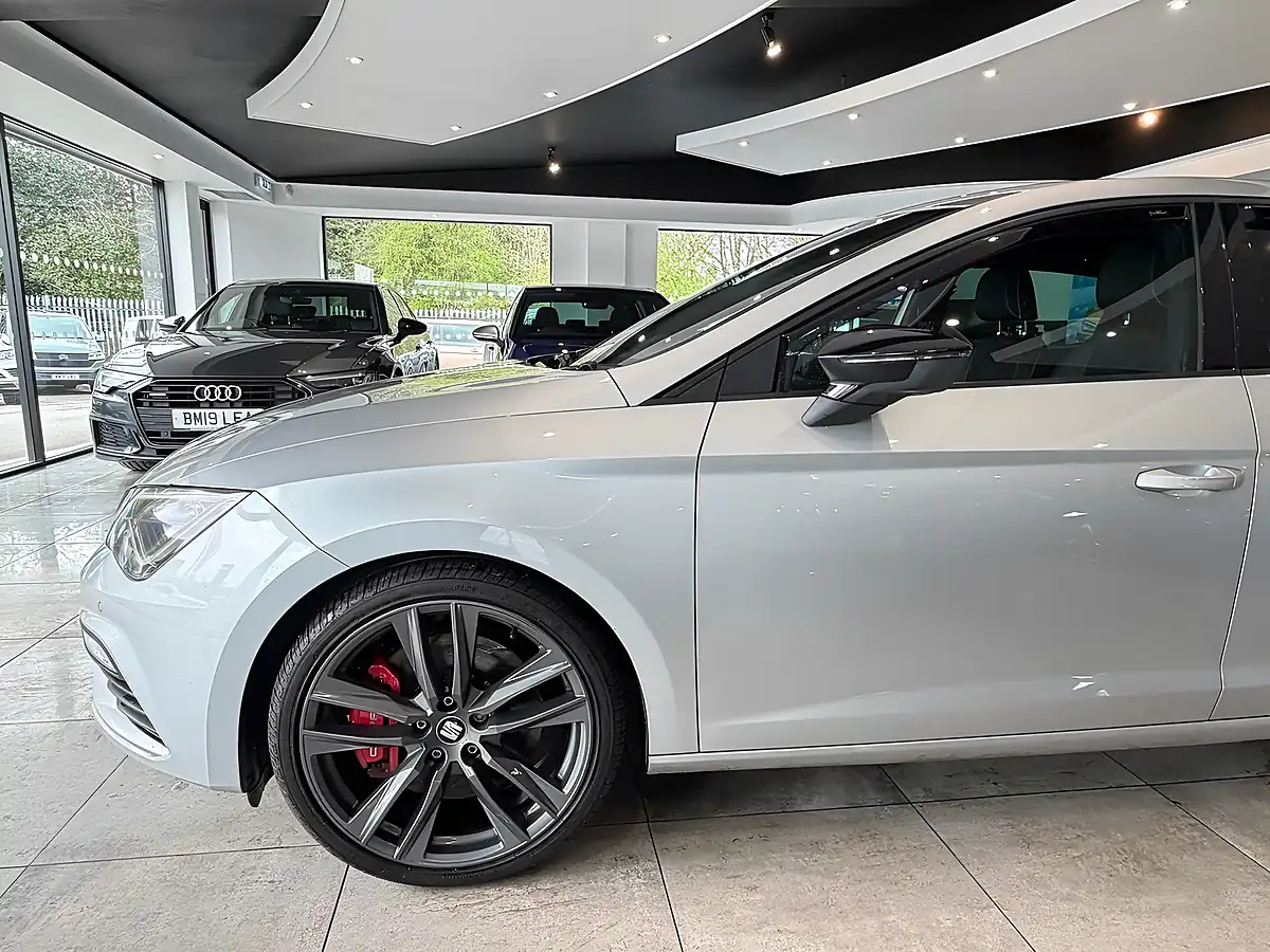 Used 2017 SEAT Leon Cupra Silver - Interior and Exterior details 6