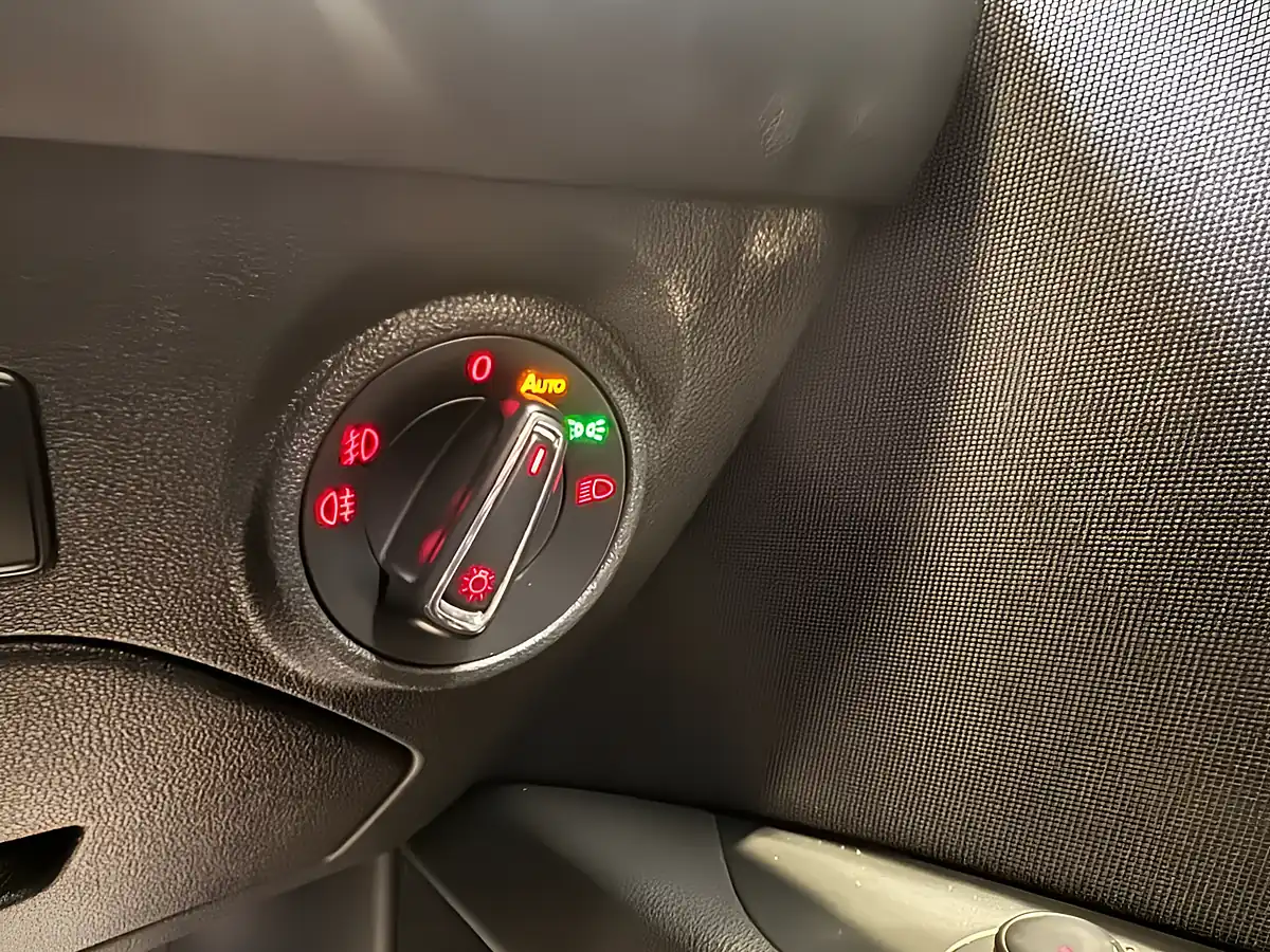 Used 2017 SEAT Leon Fr Blue - Interior and Exterior details 19