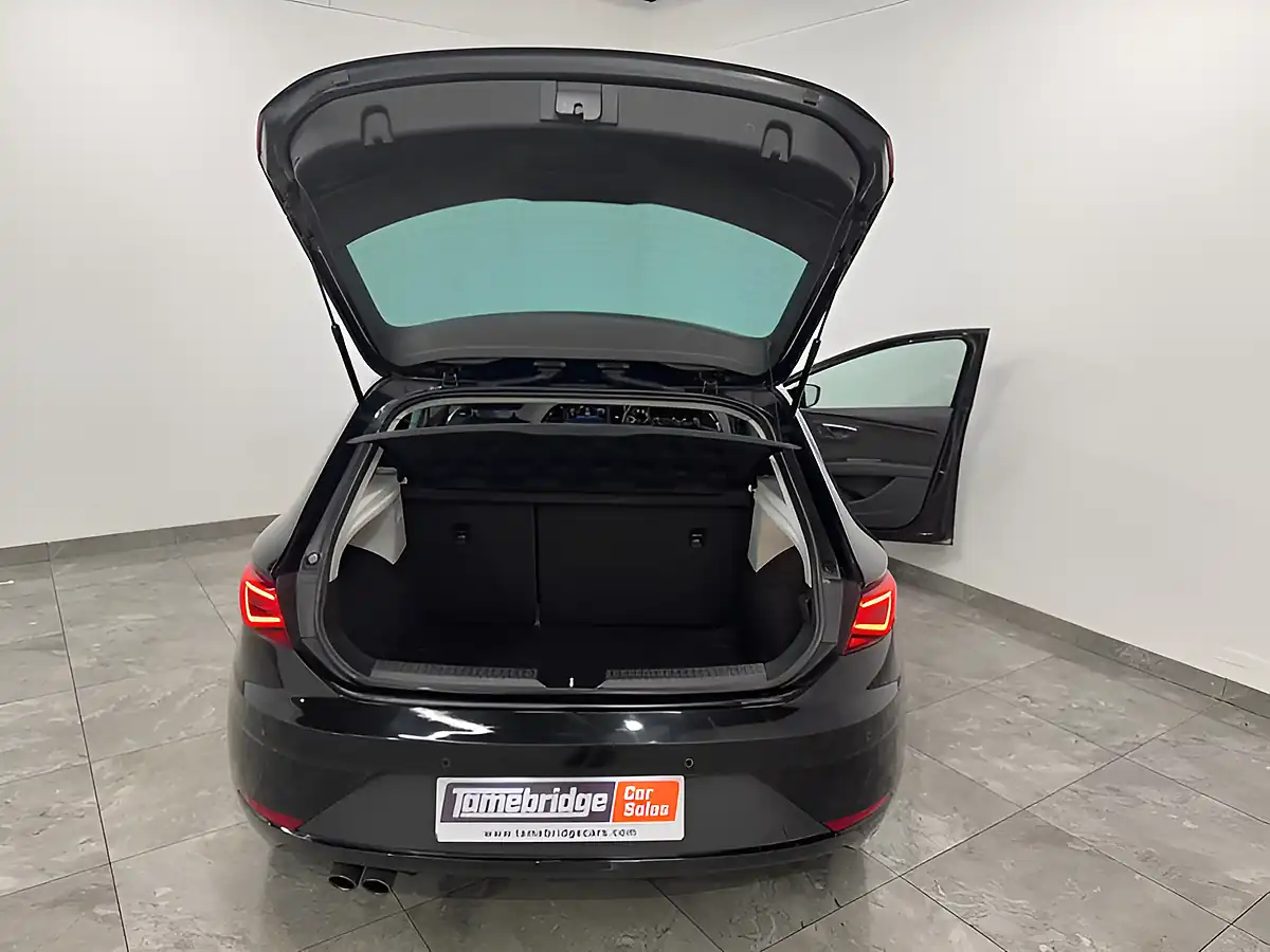 Used 2017 SEAT Leon Fr Technology Black - Interior and Exterior details 13