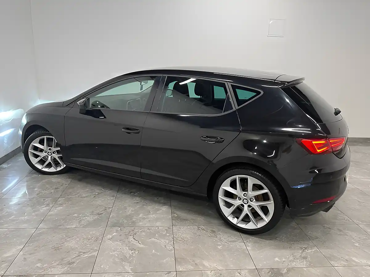 Used 2017 SEAT Leon Fr Technology Black - Interior and Exterior details 6
