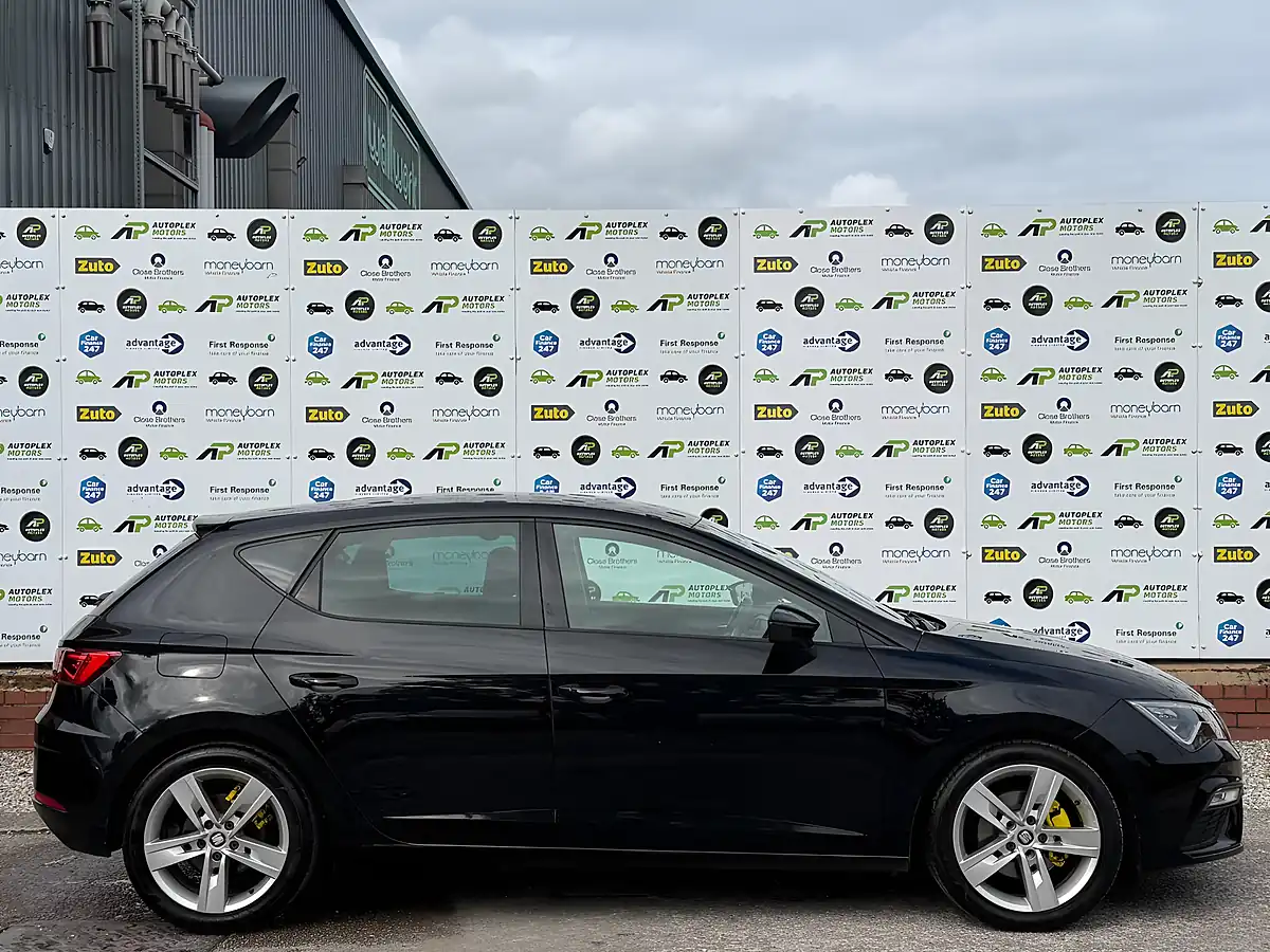 Used 2017 SEAT Leon Fr Technology Black - Interior and Exterior details 6