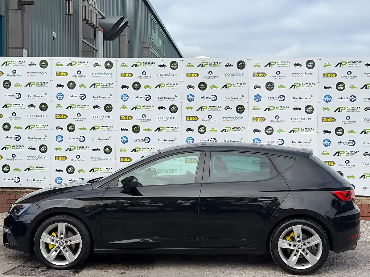 Used 2017 SEAT Leon Fr Technology Black - Interior and Exterior details 8