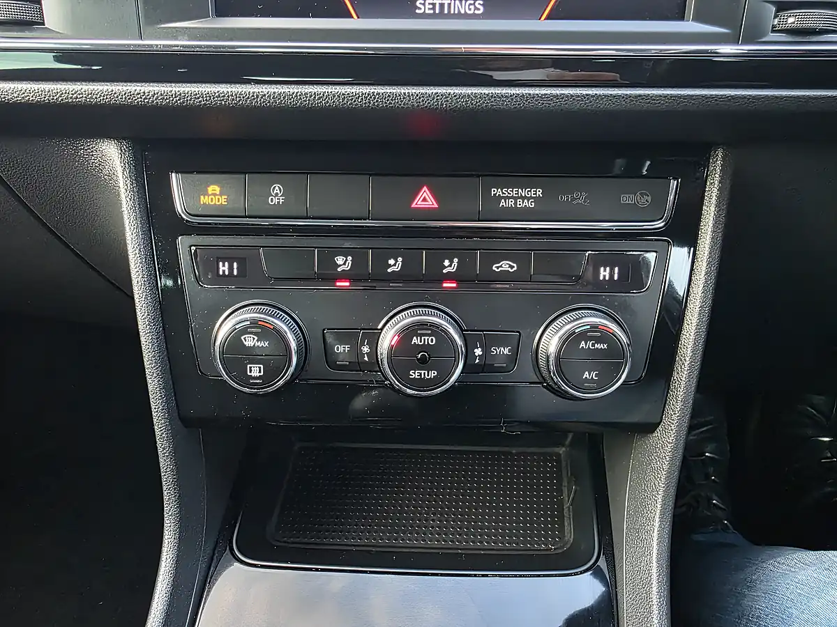 Used 2017 SEAT Leon Fr Technology Black - Interior and Exterior details 11