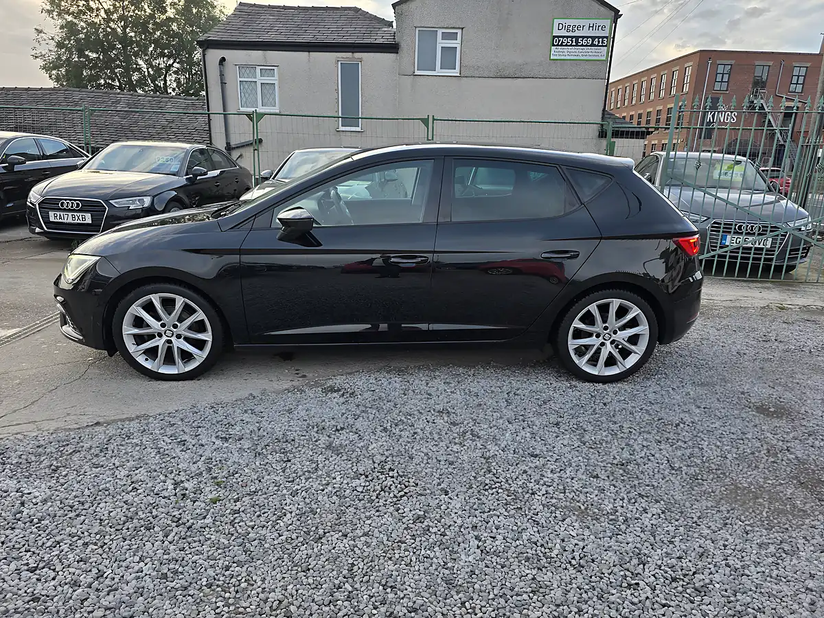 Used 2017 SEAT Leon Fr Technology Black - Interior and Exterior details 5