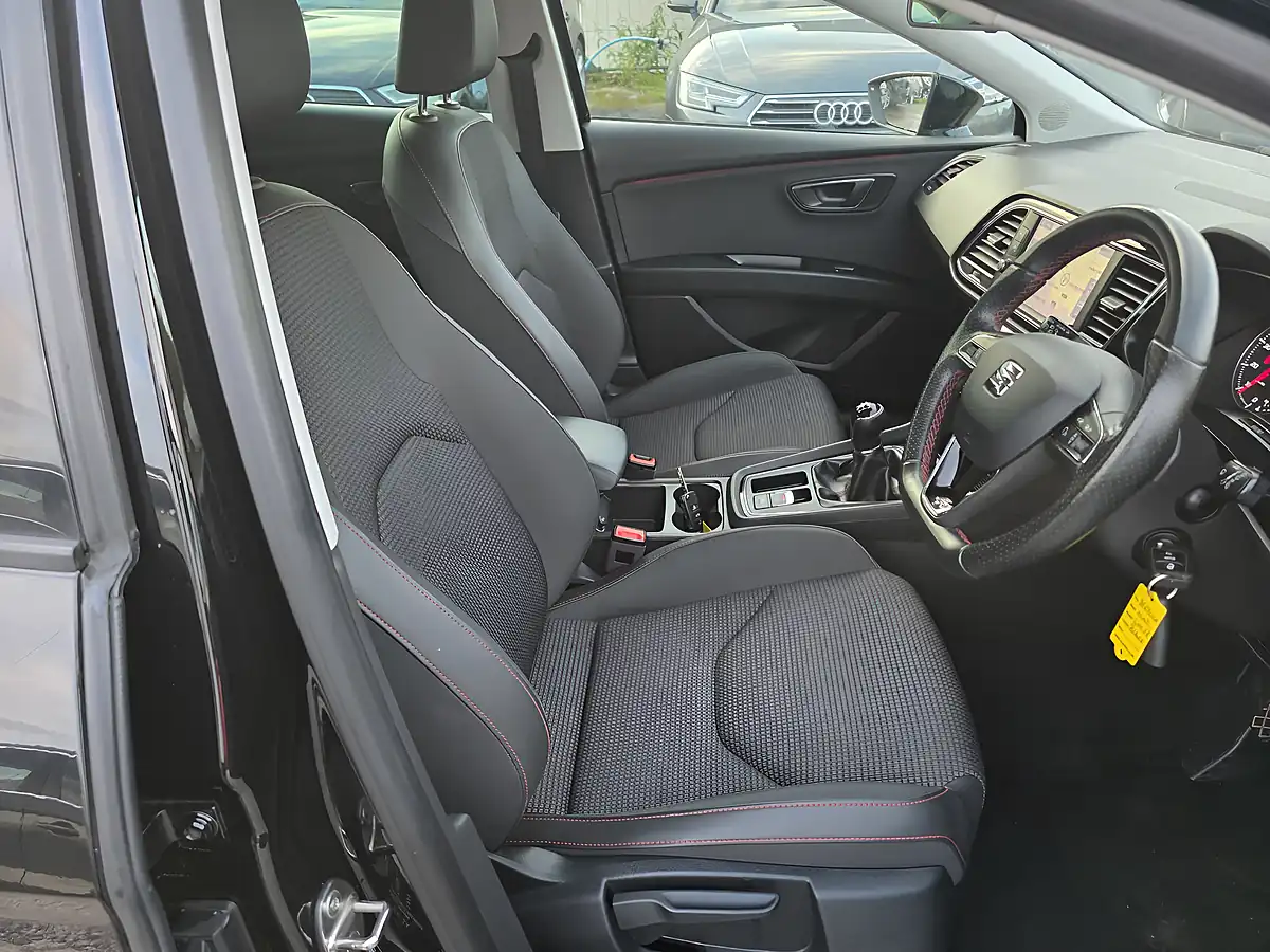 Used 2017 SEAT Leon Fr Technology Black - Interior and Exterior details 9