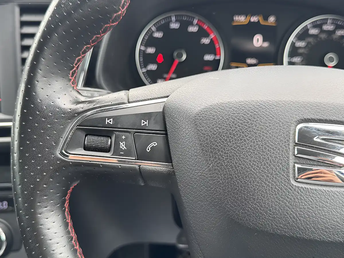 Used 2017 SEAT Leon Fr Technology Blue - Interior and Exterior details 14
