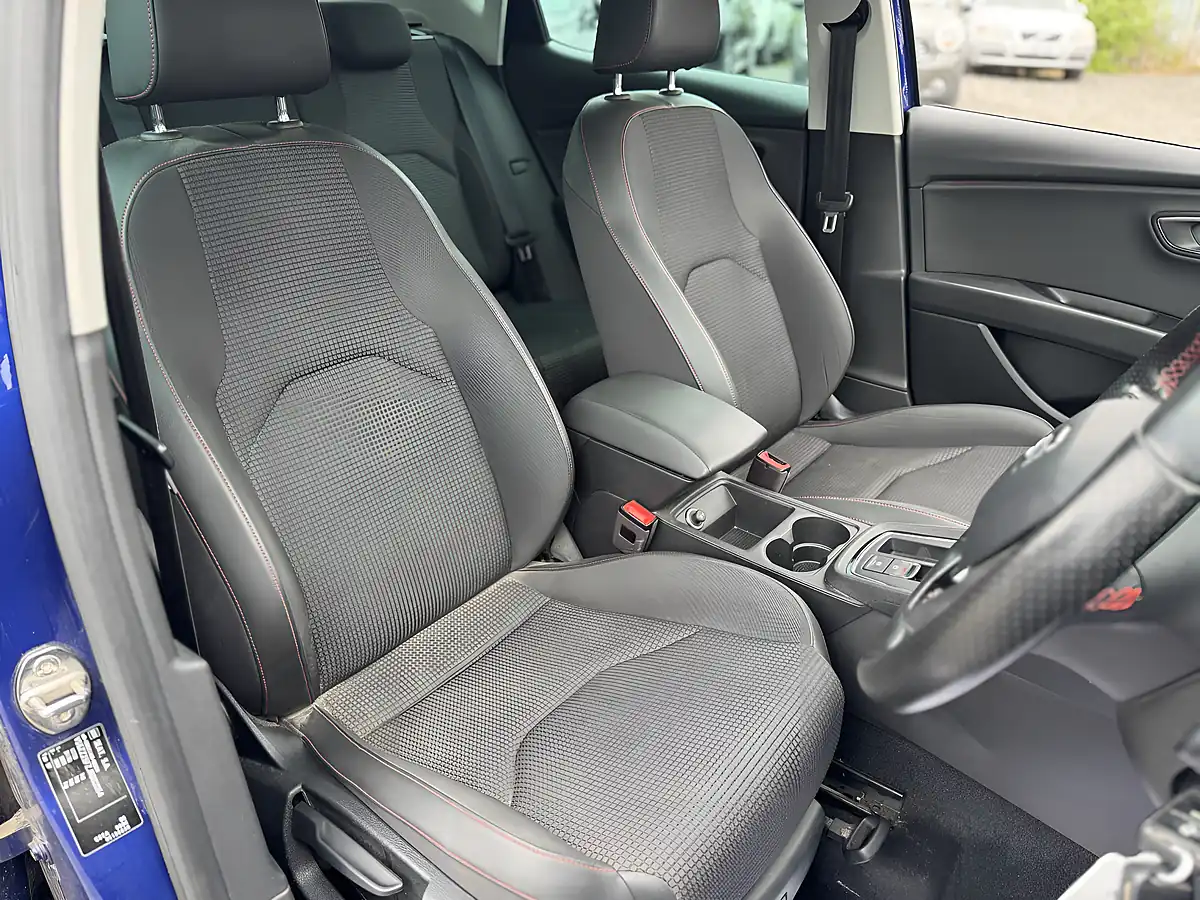 Used 2017 SEAT Leon Fr Technology Blue - Interior and Exterior details 18