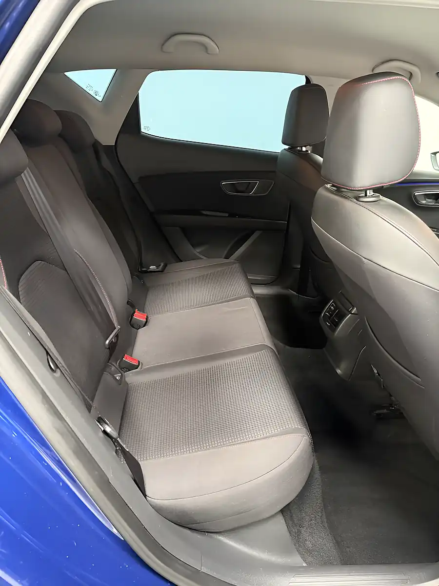 Used 2017 SEAT Leon Fr Technology Blue - Interior and Exterior details 11