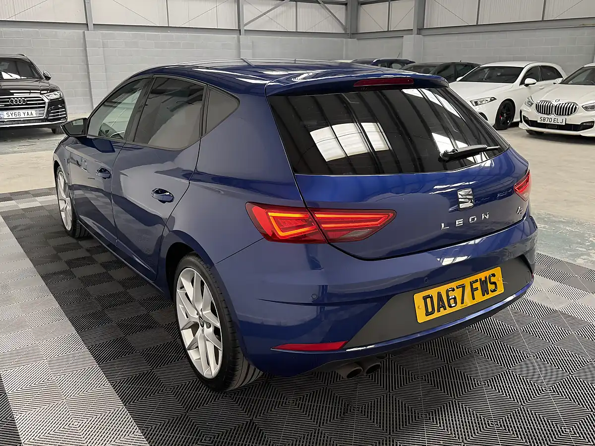 Used 2017 SEAT Leon Fr Technology Blue - Interior and Exterior details 4