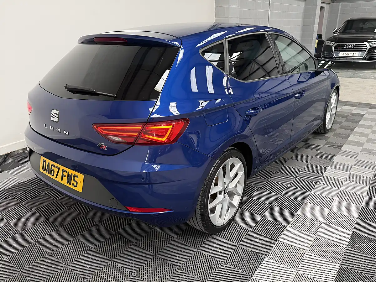 Used 2017 SEAT Leon Fr Technology Blue - Interior and Exterior details 6